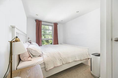 2 bedroom terraced house to rent, Hamilton Terrace, London, NW8