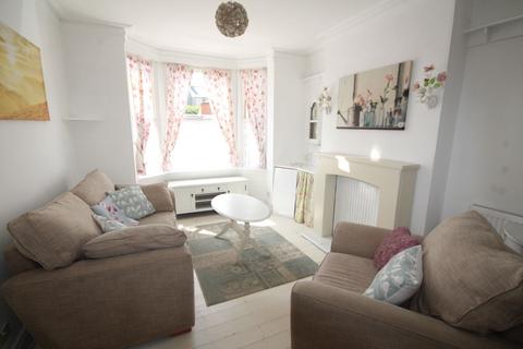 2 bedroom end of terrace house to rent, Pytchley Road, Rushden, NN10