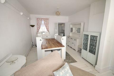 2 bedroom end of terrace house to rent, Pytchley Road, Rushden, NN10