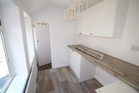 2 bedroom end of terrace house to rent, Pytchley Road, Rushden, NN10