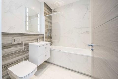 2 bedroom flat for sale, Baker Street, Weybridge KT13