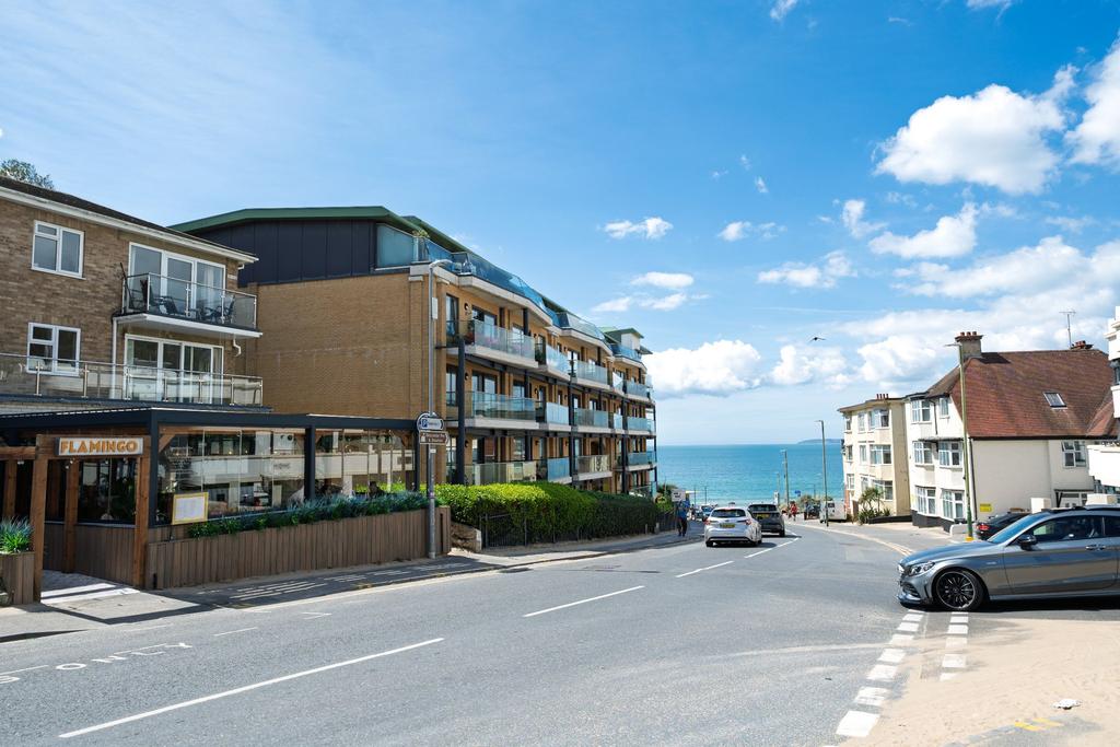 3 bedroom flat to rent