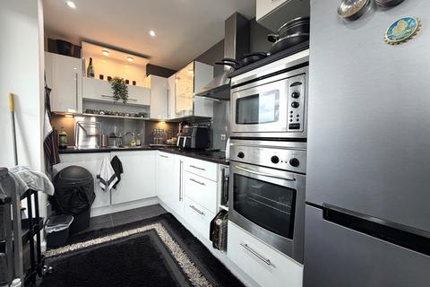 2 bedroom penthouse for sale, Sanford Street, Swindon SN1