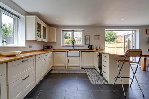 4 bedroom semi-detached house for sale, Park Street Lane, Park Street, St. Albans, AL2