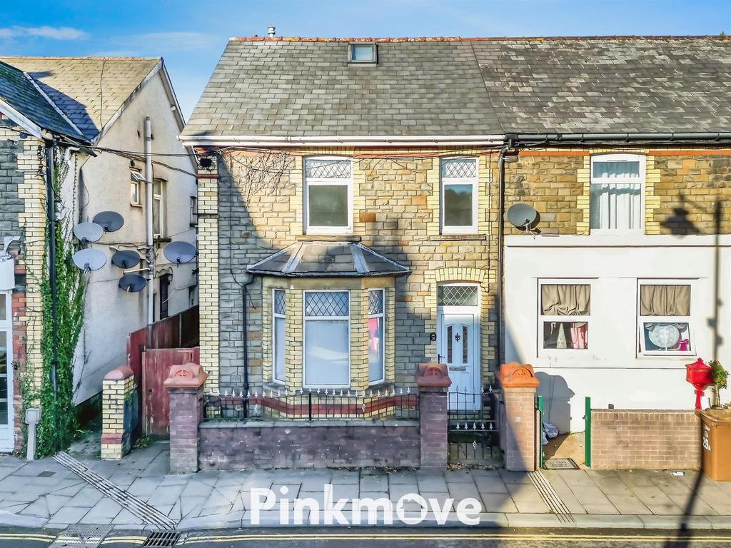 3 bedroom end of terrace house for sale