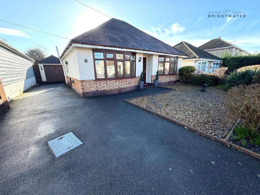 2 bedroom detached bungalow to rent