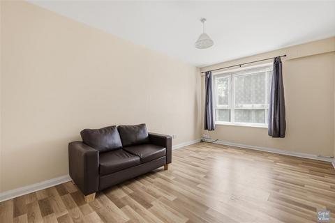 1 bedroom apartment for sale, Lambourne Gardens, Barking, Essex