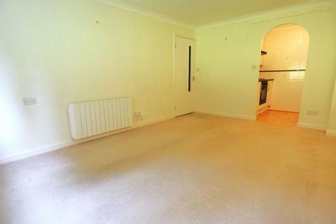 1 bedroom flat to rent, Park Road, Buxton, SK17