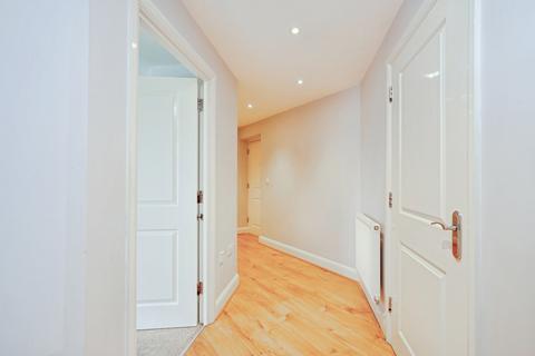 2 bedroom flat for sale, London Road, Bicester, Oxfordshire, OX26