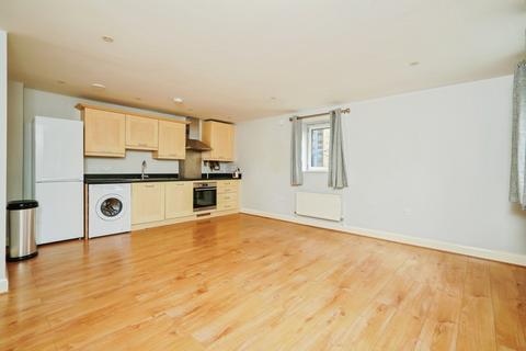 2 bedroom flat for sale, London Road, Bicester, Oxfordshire, OX26
