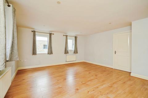 2 bedroom flat for sale, London Road, Bicester, Oxfordshire, OX26