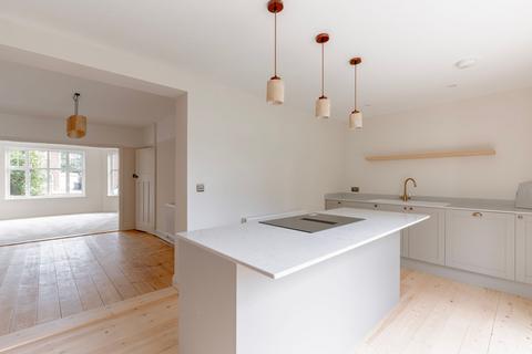 3 bedroom semi-detached house for sale, Meadowbrook Close, Norwich