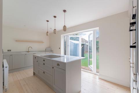 3 bedroom semi-detached house for sale, Meadowbrook Close, Norwich