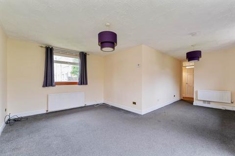 3 bedroom terraced house to rent, Corlic Way, Kilmacolm