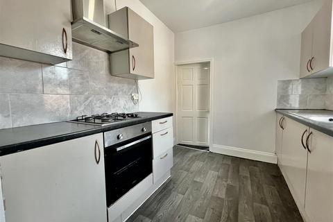 3 bedroom apartment for sale, Wingrove Avenue, Newcastle Upon Tyne