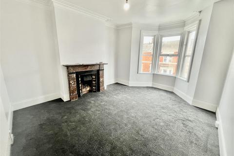 3 bedroom apartment for sale, Wingrove Avenue, Newcastle Upon Tyne