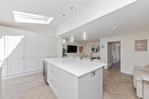 3 bedroom detached house for sale, Sempill Road, Hemel Hempstead