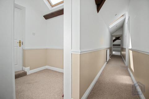 2 bedroom flat for sale, Halifax HX3