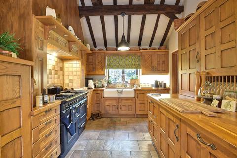 9 bedroom detached house for sale, Woolpack Corner, Biddenden