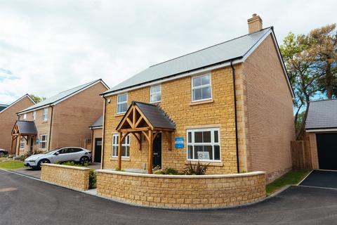 4 bedroom detached house for sale, Orchard Close, Ketton, Stamford