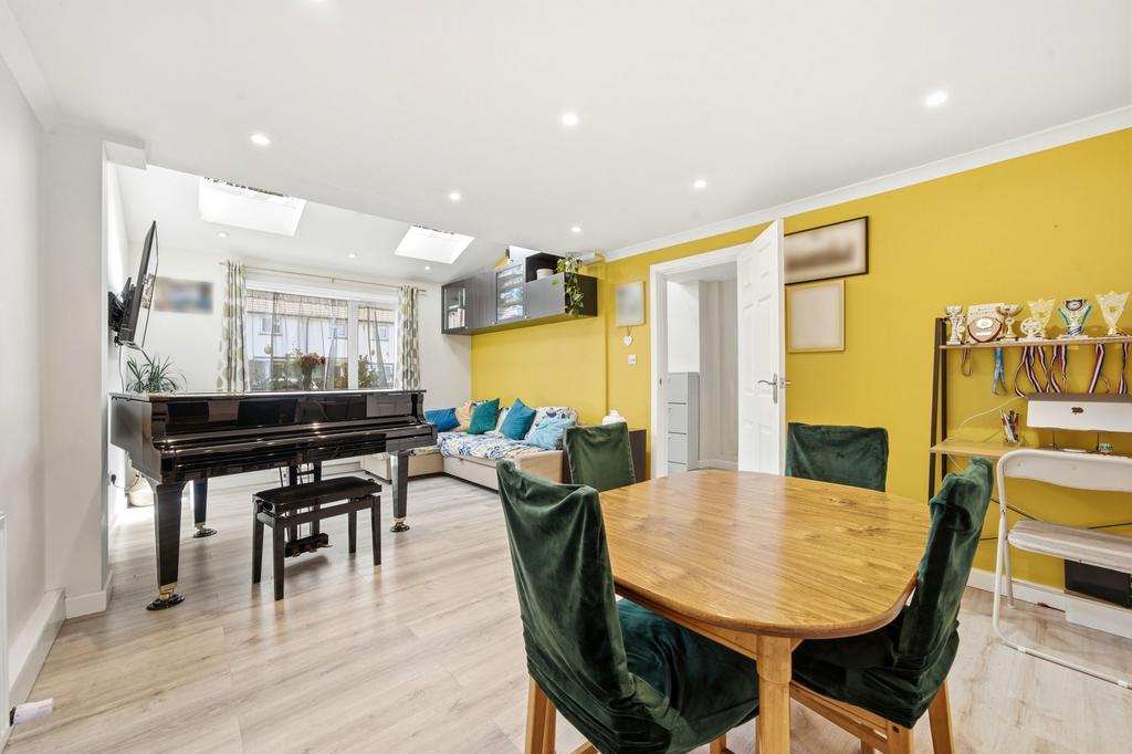 House in Cambridge, Chesterton - View 2