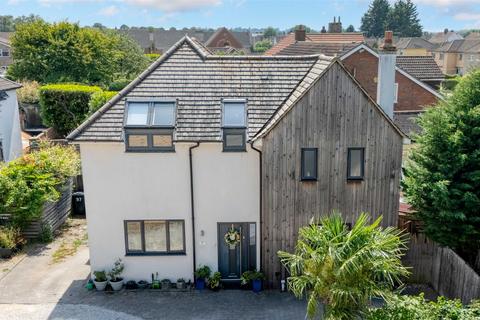 4 bedroom detached house for sale, The Green, Stotfold SG5 4DG