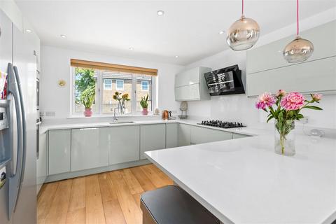 4 bedroom detached house for sale, The Green, Stotfold SG5 4DG