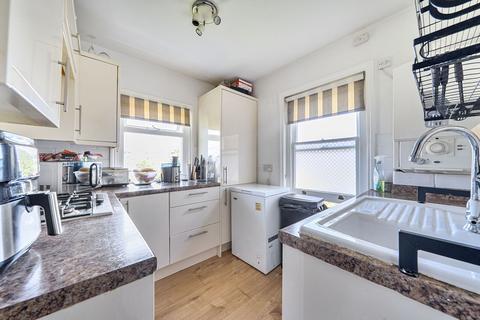 2 bedroom flat for sale, Selhurst Road, Selhurst, London, SE25