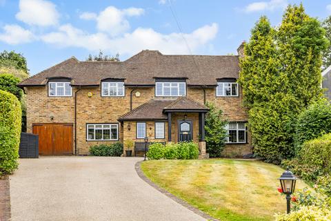 Winchester Close, Esher, KT10