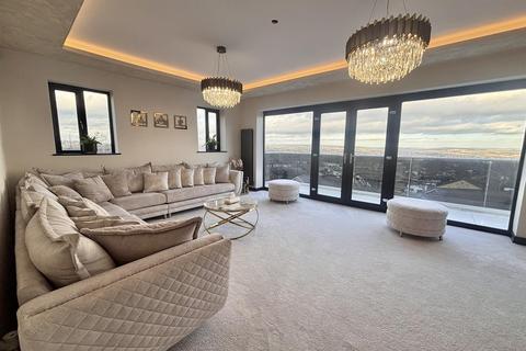 7 bedroom detached house for sale, Snape Drive, Bradford