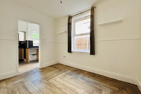 3 bedroom terraced house to rent, Osmaston Road, DERBY