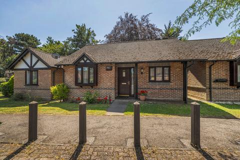 2 bedroom bungalow for sale, Sherwood Gardens, Oxfordshire RG9