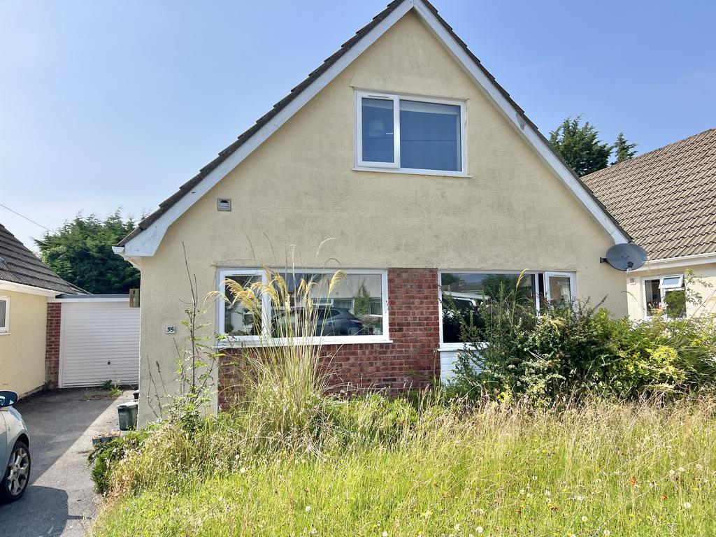 4 bedroom detached bungalow for sale