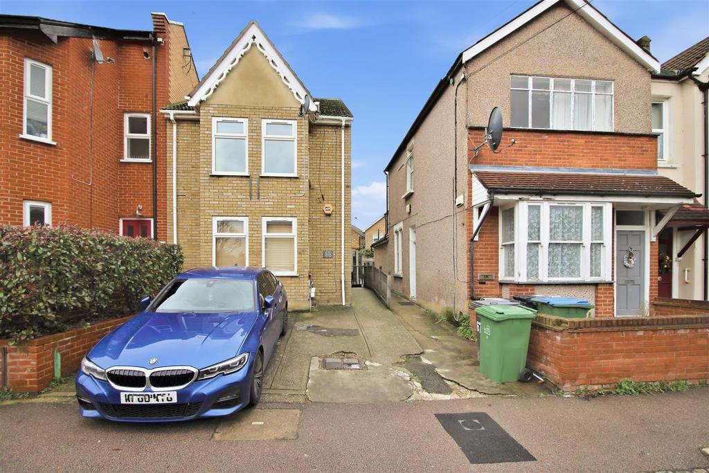 2 bedroom apartment to rent