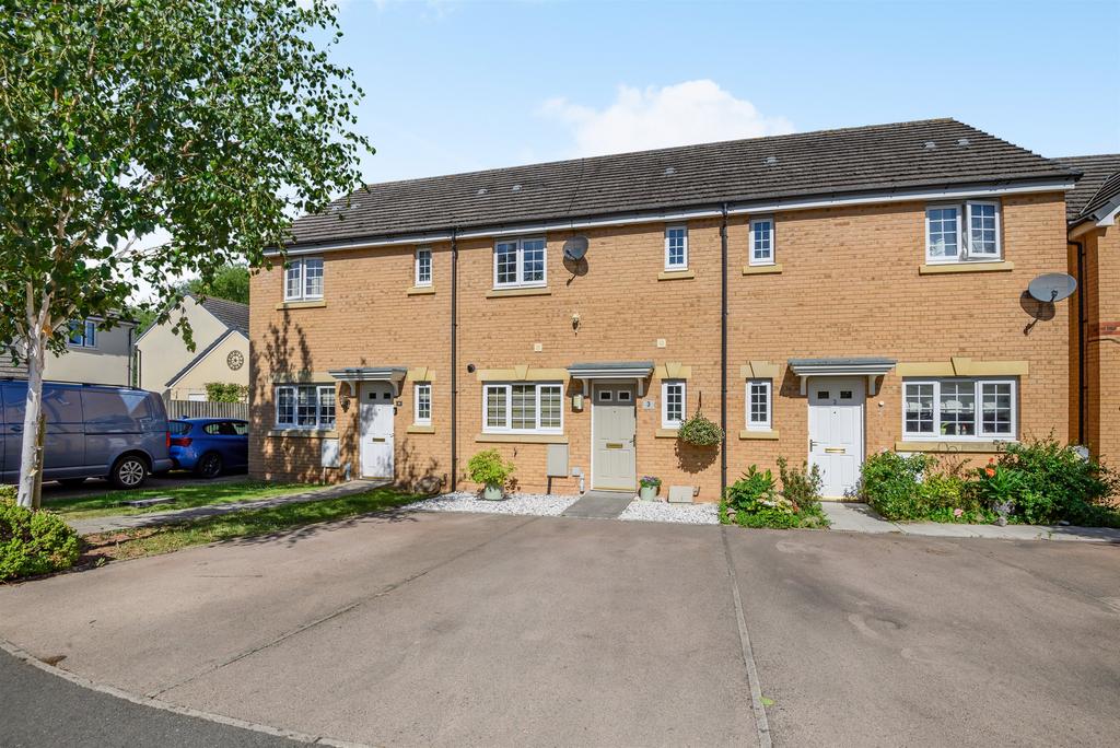 3 bedroom terraced house for sale