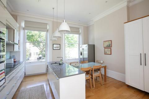 2 bedroom flat for sale, Grove Park, Camberwell, SE5