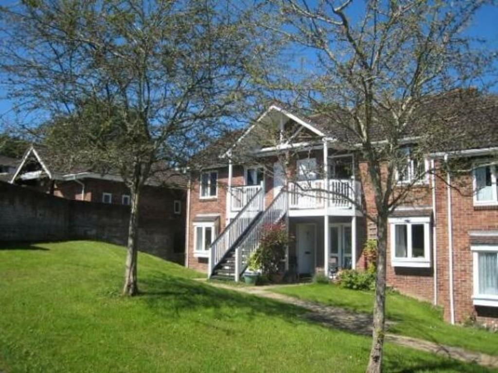 1 bedroom ground floor flat to rent