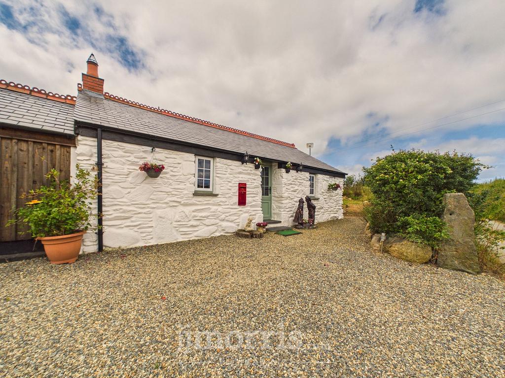 2 bedroom cottage for sale