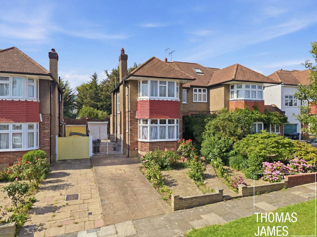 Detached house exterior, garden