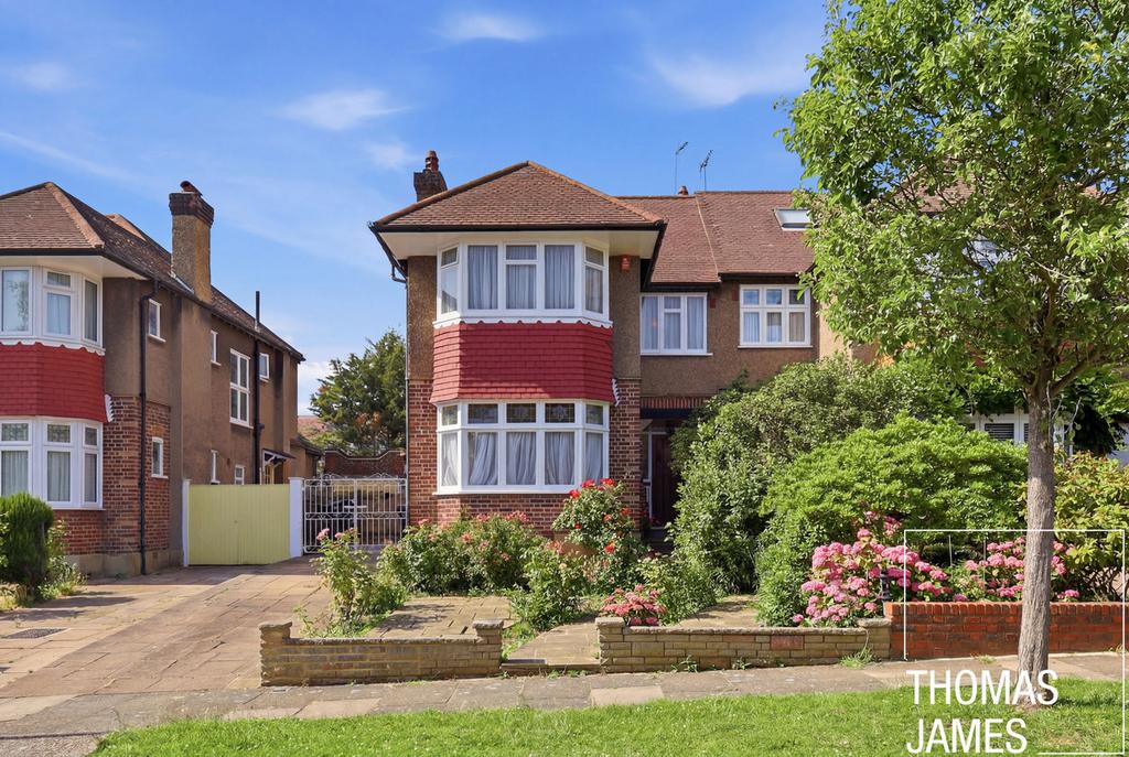 Detached house exterior, garden