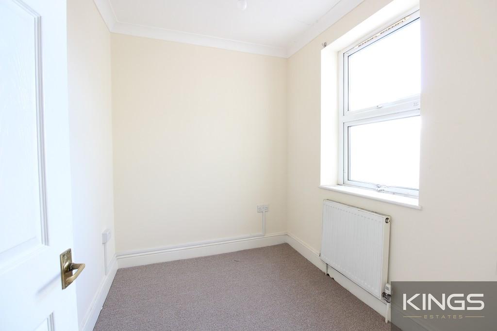Apartment in Southampton - View 4