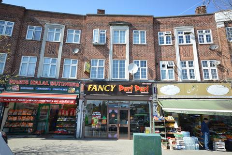 4 bedroom flat to rent, Belmont Circle,Kenton Lane, Harrow