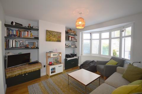 3 bedroom semi-detached house to rent, Wentworth Hill, Wembley