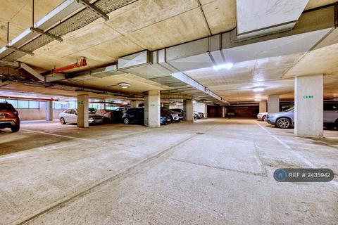 2 bedroom flat to rent, Memorial Height, Newbury Park, IG2