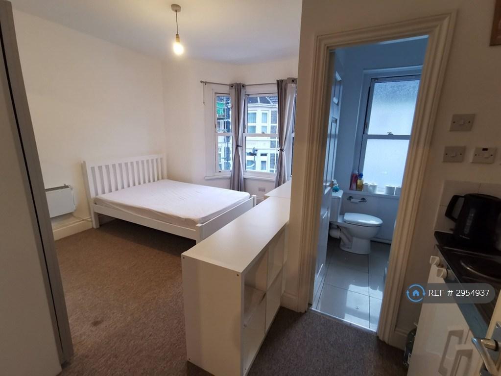 Studio to rent