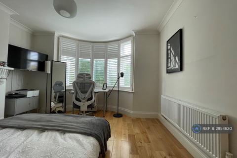 1 bedroom in a house share to rent, Wendover Drive, Bedford, MK41