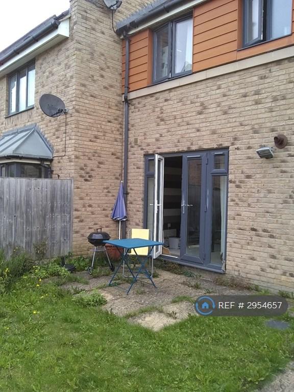 5 bedroom terraced house to rent