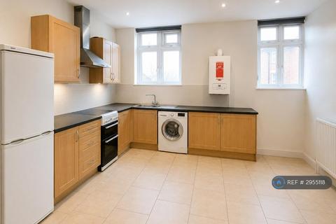 2 bedroom flat to rent, Cranbrook Road, Ilford, IG1