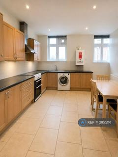 2 bedroom flat to rent, Cranbrook Road, Ilford, IG1