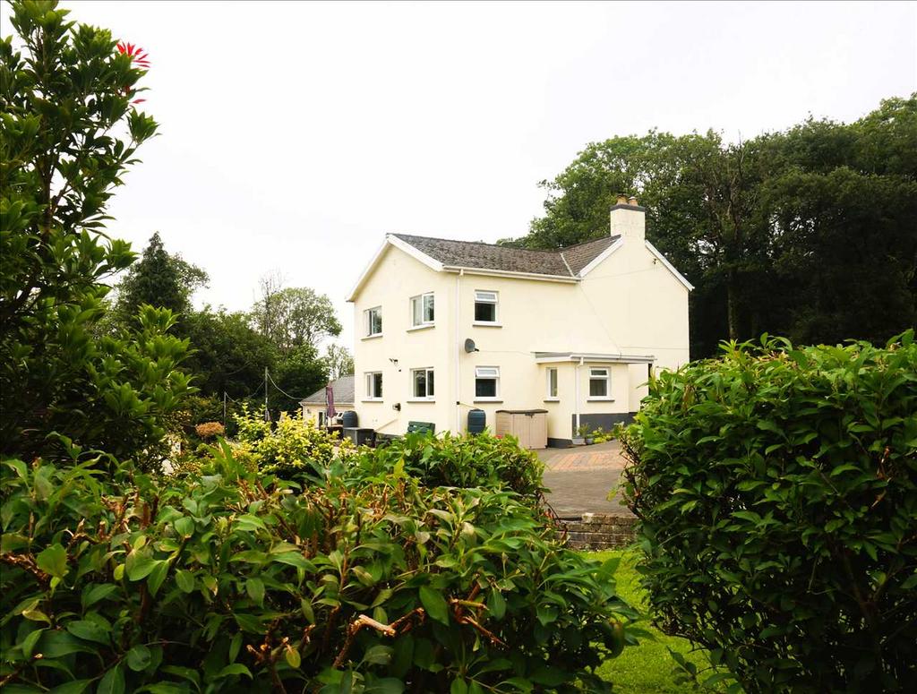 5 bedroom property with land for sale